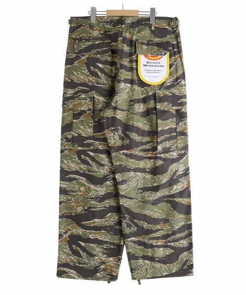 Dickies（ディッキーズ）の「Dickies / ディッキーズ：【別注】 6 POCKET WIDE CARGO PANTS：ONLYARK-3-2616[AST]（カーゴパンツ・メンズ・タイガーカモ/ウッドランド・M/S/L）」の9枚目の写真