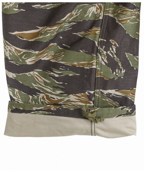 Dickies（ディッキーズ）の「Dickies / ディッキーズ：【別注】 6 POCKET WIDE CARGO PANTS：ONLYARK-3-2616[AST]（カーゴパンツ・メンズ・タイガーカモ/ウッドランド・M/S/L）」の14枚目の写真