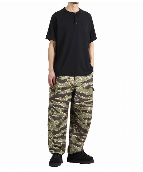 Dickies（ディッキーズ）の「Dickies / ディッキーズ：【別注】 6 POCKET WIDE CARGO PANTS：ONLYARK-3-2616[AST]（カーゴパンツ・メンズ・タイガーカモ/ウッドランド・M/S/L）」の21枚目の写真