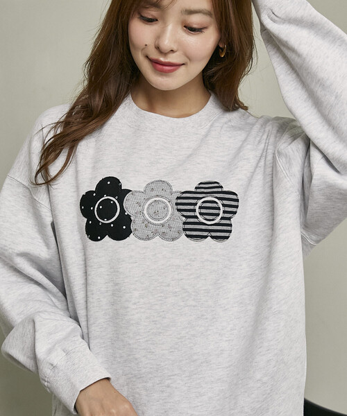 MARY QUANT（マリークワント）の「MARY QUANT × PUBLUX/マリークワント 別注 異素材 ドッキング トリプル デイジー 裏起毛 スウェット　限定展開（スウェット・レディース・グレー/ブラウン/ネイビー/チャコールグレー・ﾌﾘ-）」の11枚目の写真