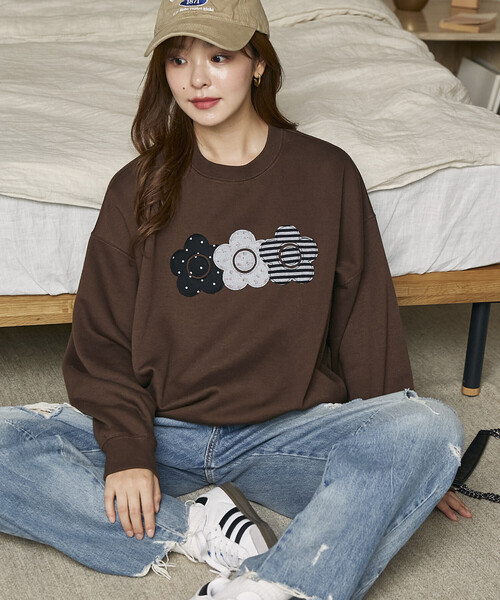 MARY QUANT（マリークワント）の「MARY QUANT × PUBLUX/マリークワント 別注 異素材 ドッキング トリプル デイジー 裏起毛 スウェット　限定展開（スウェット・レディース・グレー/ブラウン/ネイビー/チャコールグレー・ﾌﾘ-）」の19枚目の写真