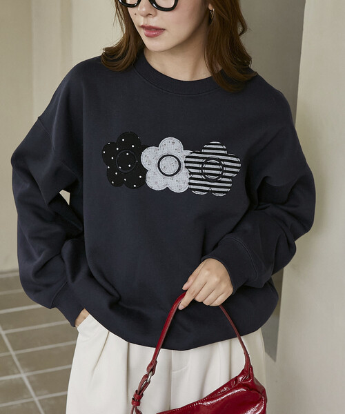 MARY QUANT（マリークワント）の「MARY QUANT × PUBLUX/マリークワント 別注 異素材 ドッキング トリプル デイジー 裏起毛 スウェット　限定展開（スウェット・レディース・グレー/ブラウン/ネイビー/チャコールグレー・ﾌﾘ-）」の22枚目の写真