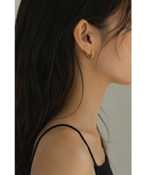 marjour（マージュール）の「[STAINLESS]3D MINI HOOP PIERCE（ピアス（両耳用）・レディース・シルバー/ゴールド・FREE）」の4枚目の写真