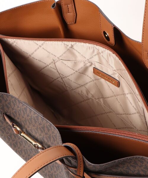 MICHAEL KORS（マイケルコース）の「CARSON トート ラージ - MKシグネチャー（トートバッグ・レディース・ブラウン・FREE）」の4枚目の写真