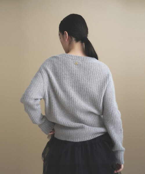 cloenc(クロエンス)の「Relaxy Rich フォックスブレンド Vネックニット(ニット/セーター・レディース・ベージュ系その他7/ブルー系その他7/ブラウン系8・02)」の16枚目の写真