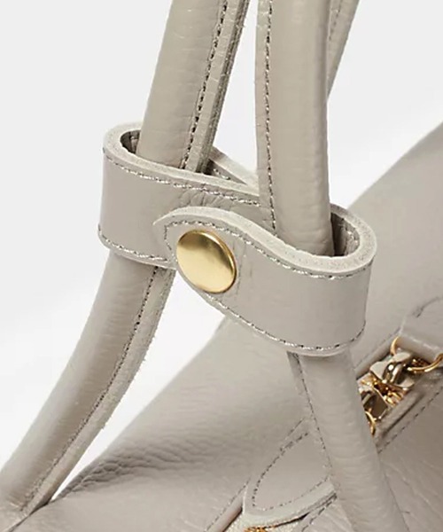 YOUNG&OLSEN The DRYGOODS STORE(ヤングアンドオルセン)の「YOUNG & OLSEN/ヤングアンドオルセン EMBOSSED LEATHER STUDENT M エンボスレザー スチューデント トートバッグ ハンドバッグ 2026新作 再入荷(ハンドバッグ・レディース・ブラック/ブラウン/ベージュ・FREE)」の7枚目の写真