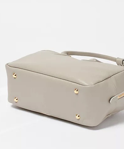 YOUNG&OLSEN The DRYGOODS STORE(ヤングアンドオルセン)の「YOUNG & OLSEN/ヤングアンドオルセン EMBOSSED LEATHER STUDENT M エンボスレザー スチューデント トートバッグ ハンドバッグ 2026新作 再入荷(ハンドバッグ・レディース・ブラック/ブラウン/ベージュ・FREE)」の12枚目の写真