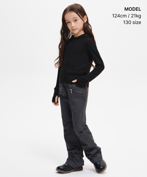 MUSINSA STANDARD KIDS（ムシンサスタンダードキッズ）の「ガールズリブスリムフードパーカージャージカーディガン[ブラック]（カーディガン/ボレロ・レディース・その他・130/120/160/140/150）」の2枚目の写真