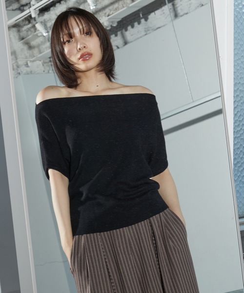 OFROOM(オフルーム)の「【2026秋冬新作】Off-shoulder Knit Top|オフショルニットトップス(ニット/セーター・レディース・グレー/ホワイト/ブラック・FREE)」の16枚目の写真