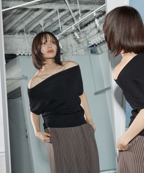 OFROOM(オフルーム)の「【2026秋冬新作】Off-shoulder Knit Top|オフショルニットトップス(ニット/セーター・レディース・グレー/ホワイト/ブラック・FREE)」の19枚目の写真
