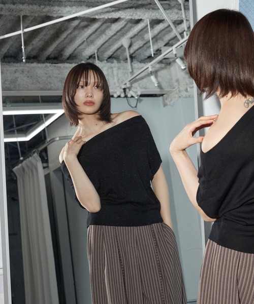 OFROOM(オフルーム)の「【2026秋冬新作】Off-shoulder Knit Top|オフショルニットトップス(ニット/セーター・レディース・グレー/ホワイト/ブラック・FREE)」の8枚目の写真