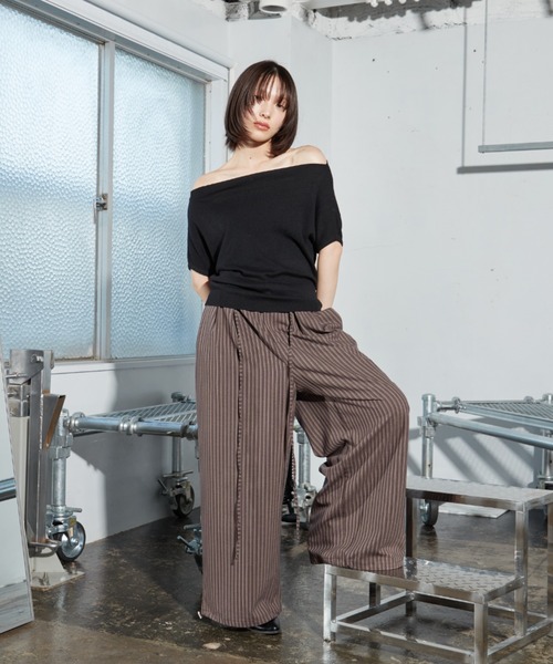 OFROOM(オフルーム)の「【2026秋冬新作】Off-shoulder Knit Top|オフショルニットトップス(ニット/セーター・レディース・グレー/ホワイト/ブラック・FREE)」の11枚目の写真