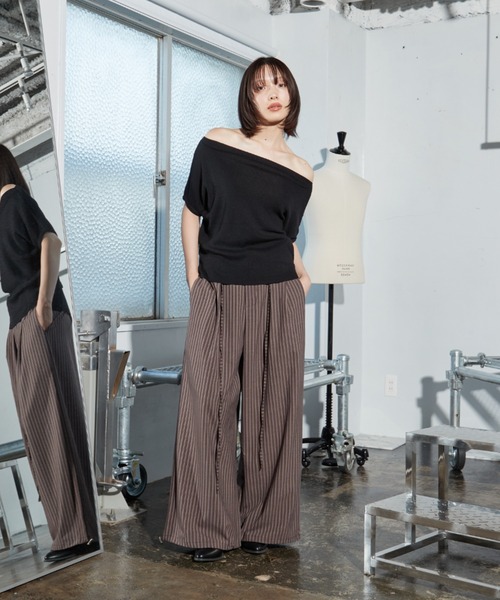 OFROOM(オフルーム)の「【2026秋冬新作】Off-shoulder Knit Top|オフショルニットトップス(ニット/セーター・レディース・グレー/ホワイト/ブラック・FREE)」の12枚目の写真