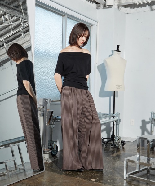 OFROOM(オフルーム)の「【2026秋冬新作】Off-shoulder Knit Top|オフショルニットトップス(ニット/セーター・レディース・グレー/ホワイト/ブラック・FREE)」の6枚目の写真