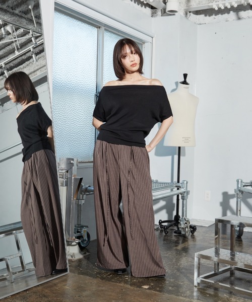 OFROOM(オフルーム)の「【2026秋冬新作】Off-shoulder Knit Top|オフショルニットトップス(ニット/セーター・レディース・グレー/ホワイト/ブラック・FREE)」の7枚目の写真