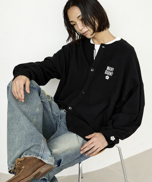 MARY QUANT(マリークワント)の「MARY QUANT × PUBLUX/マリークワント <ユニセックス>別注 ロゴ 配色 クルーネック ニット カーディガン 限定展開(カーディガン/ボレロ・メンズ・グレー/ブラック/ブラウン・SMALL/MEDIUM/LARGE)」の7枚目の写真
