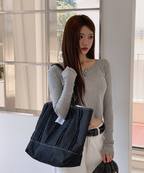 ATIL STUDIO（アチルスタジオ）の「フリンジ ライン ビッグ ボブ ショルダーバッグ _ [ブラック]（ショルダーバッグ・レディース・その他・FREE）」の11枚目の写真
