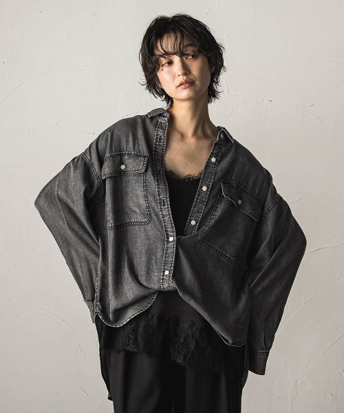 MAYSON GREY(メイソングレイ)の「ゆれるデニム2WAYオーバーシャツ(シャツ/ブラウス・レディース・ネイビー/ライトグレー・M)」の14枚目の写真