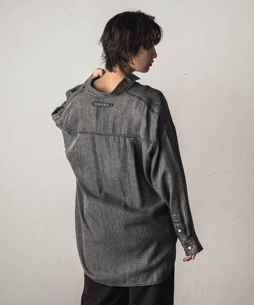 MAYSON GREY(メイソングレイ)の「ゆれるデニム2WAYオーバーシャツ(シャツ/ブラウス・レディース・ネイビー/ライトグレー・M)」の16枚目の写真