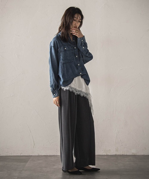 MAYSON GREY(メイソングレイ)の「ゆれるデニム2WAYオーバーシャツ(シャツ/ブラウス・レディース・ネイビー/ライトグレー・M)」の22枚目の写真
