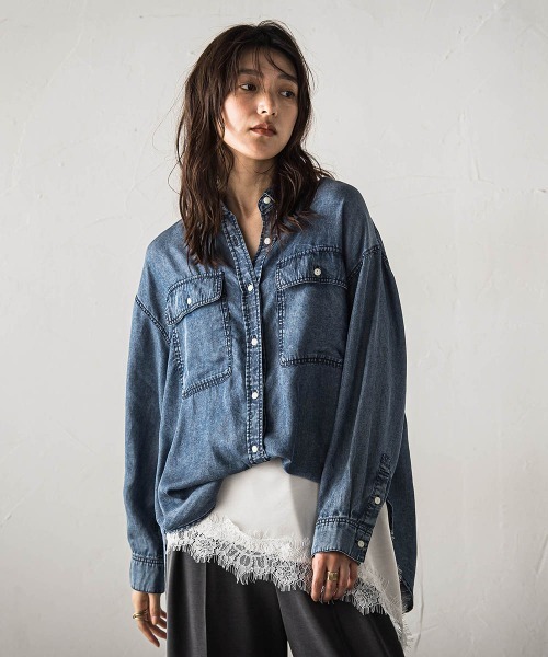 MAYSON GREY(メイソングレイ)の「ゆれるデニム2WAYオーバーシャツ(シャツ/ブラウス・レディース・ネイビー/ライトグレー・M)」の5枚目の写真