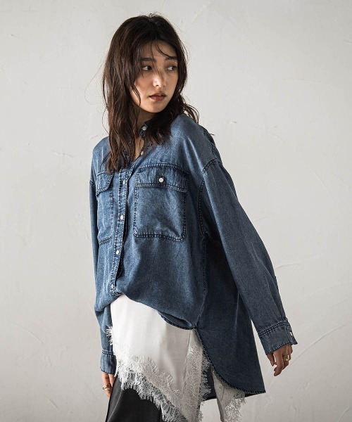MAYSON GREY(メイソングレイ)の「ゆれるデニム2WAYオーバーシャツ(シャツ/ブラウス・レディース・ネイビー/ライトグレー・M)」の7枚目の写真