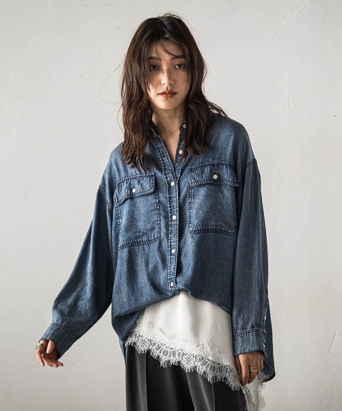 MAYSON GREY(メイソングレイ)の「ゆれるデニム2WAYオーバーシャツ(シャツ/ブラウス・レディース・ネイビー/ライトグレー・M)」の6枚目の写真