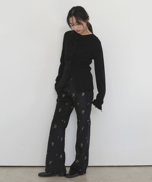 hellam(へラム)の「フラワー刺繍ベロアセミフレアパンツ(その他パンツ・レディース・ブラック/アイボリー/ブラウン・FREE)」の10枚目の写真