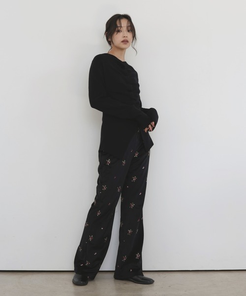 hellam(へラム)の「フラワー刺繍ベロアセミフレアパンツ(その他パンツ・レディース・ブラック/アイボリー/ブラウン・FREE)」の12枚目の写真