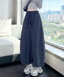 切り替え入りチェック柄バレルパンツ