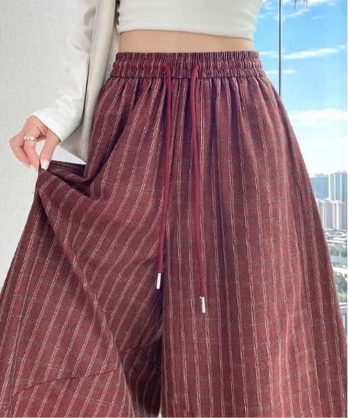 &soiree(アンドソワレ)の「切り替え入りチェック柄バレルパンツ(その他パンツ・レディース・ネイビー/レッド・SMALL/MEDIUM/LARGE/X-LARGE)」の7枚目の写真