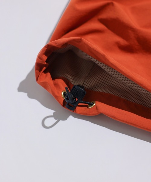 SIERRA DESIGNS(シェラデザイン)の「伝統のアノラックを現代的にアップデート【SIERRA DESIGNS】SHORT CAGOULE 日本製(ナイロンジャケット・メンズ・ブラック/ベージュ/カーキ/オレンジ/ブルー・SMALL/MEDIUM/LARGE/X-LARGE)」の10枚目の写真