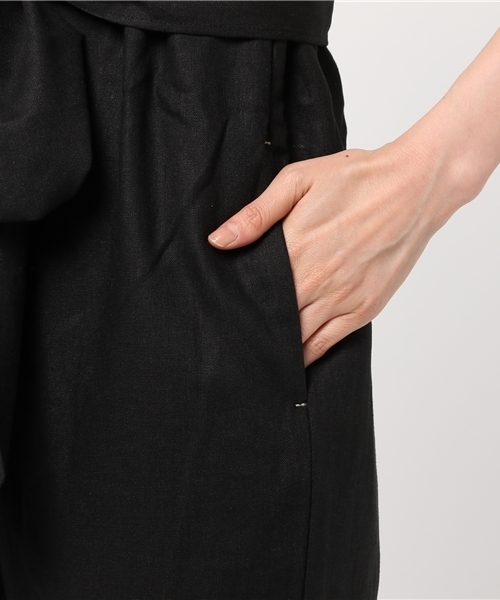 MOUSSY（マウジー）の「V BACK JUMP SUIT（つなぎ/オールインワン・レディース・ベージュ/ブラック・1/2）」の10枚目の写真