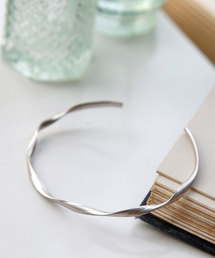 colleca la（コレカラ）の「マットツイストバングル（バングル/リストバンド）」