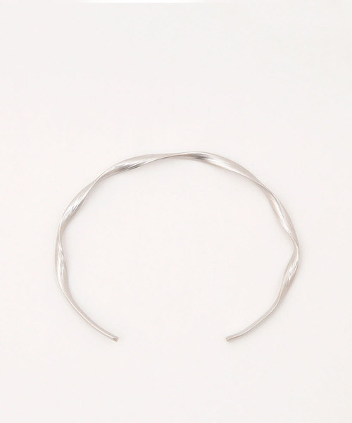 colleca la(コレカラ)の「マットツイストバングル(バングル/リストバンド・レディース・シルバー/ゴールド/ピンクゴールド・フリ-)」の8枚目の写真