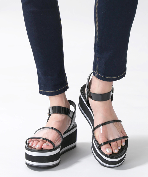 WEGO(ウィゴー)の「WEGO/クリアラインソールサンダル(サンダル・レディース・ゴールド/ブラック/シルバー・LARGE/MEDIUM)」の2枚目の写真