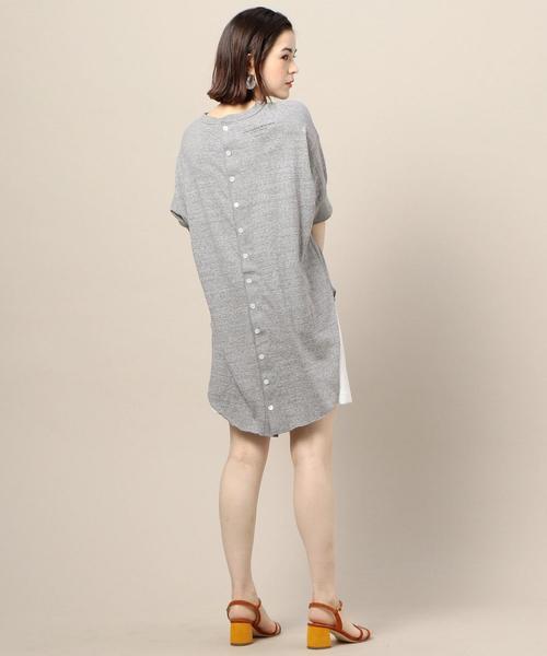 AMERICANA(アメリカーナ)の「<Americana(アメリカーナ)>バックヘンリーネックTシャツ(Tシャツ/カットソー・レディース・ブラック/ホワイト/グレー・FREE)」の11枚目の写真