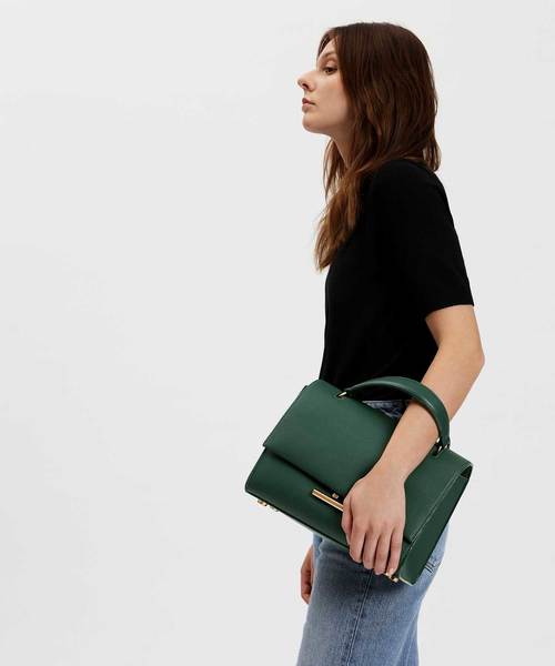 CHARLES & KEITH(チャールズ & キース)の「プッシュロックフロントフラップバッグ / PUSH-LOCK FRONT FLAP BAG(ハンドバッグ・レディース・ダークグリーン/マスタード/ピンク系その他/プラム・L)」の5枚目の写真