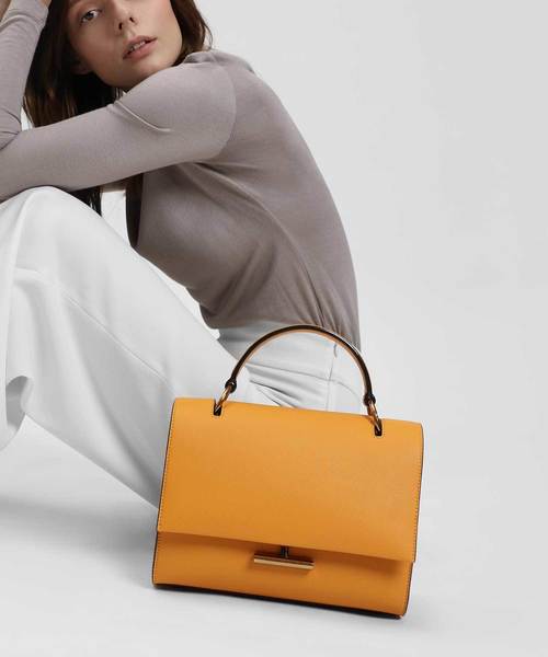CHARLES & KEITH(チャールズ & キース)の「プッシュロックフロントフラップバッグ / PUSH-LOCK FRONT FLAP BAG(ハンドバッグ・レディース・ダークグリーン/マスタード/ピンク系その他/プラム・L)」の19枚目の写真