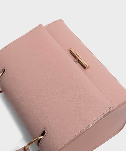 CHARLES & KEITH(チャールズ & キース)の「プッシュロックフロントフラップバッグ / PUSH-LOCK FRONT FLAP BAG(ハンドバッグ・レディース・ダークグリーン/マスタード/ピンク系その他/プラム・L)」の13枚目の写真