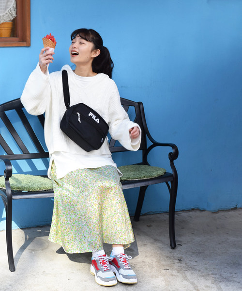 w closet(ダブルクローゼット)の「小花柄プリントマーメイドスカート(スカート・レディース・ベージュ/ブルー系その他/オフホワイト・FREE)」の8枚目の写真