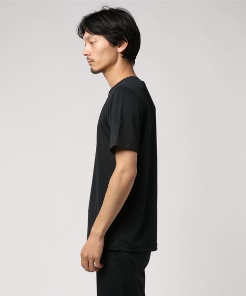 CALVIN KLEIN PERFORMANCE(カルバンクラインパフォーマンス)の「アクティブ アイコン ロゴ クルーネック 機能 Tシャツ(Tシャツ/カットソー・メンズ・ホワイト/ブラック/ネイビー・S/M/L/XL)」の4枚目の写真