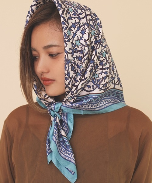 LE VERNIS（ル・ベルニ）の「LE VERNIS（ル・ベルニ）タイルモチーフスカーフ（バンダナ/スカーフ・レディース・ブラウン/サックスブルー/イエロー・FREE）」の2枚目の写真