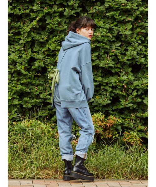 jouetie（ジュエティ）の「バックリボンフーディ（パーカー・レディース・オフホワイト/ブラック/ライトブルー・MEDIUM）」の12枚目の写真