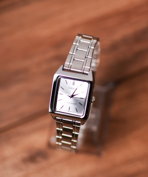 CASIO(カシオ)の「【CASIO】クラシックメタルスクエア(アナログ腕時計・レディース・ブラック/ピンク/ブルー/ブラック系その他/シルバー系その他/シルバー/サックスブルー・FREE)」の5枚目の写真