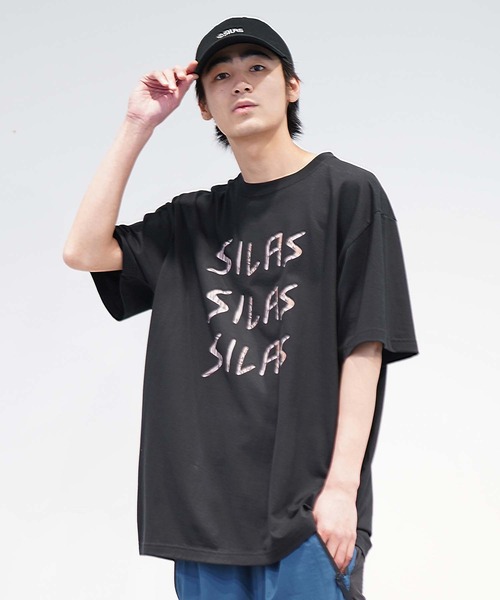 SILAS（サイラス）の「SILASxMIHO HATORI LOGO PRINT S/S TEE（T