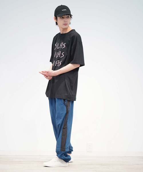 SILAS（サイラス）の「SILASxMIHO HATORI LOGO PRINT S/S TEE（T