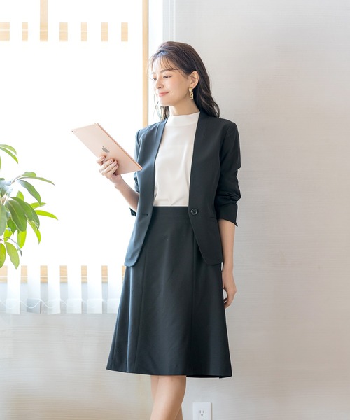 WHITE JOOLA（ホワイトジョーラ）の「【洗濯機で洗える】抗菌ストレッチ・多機能カラーレスジャケット(前裏付き）（ノーカラージャケット・レディース・ブラック/グレー/グレイッシュベージュ・7号/9号/11号/13号）」の18枚目の写真