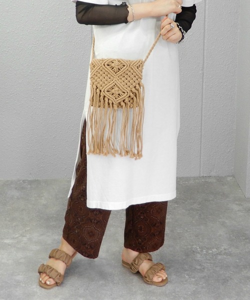 alala（アララ）の「ダブルギャザーベルトのスクエアフラットサンダル　◇（サンダル・レディース・ホワイト/ブラック/ベージュ/グリーン・S/M/L/LL）」の10枚目の写真