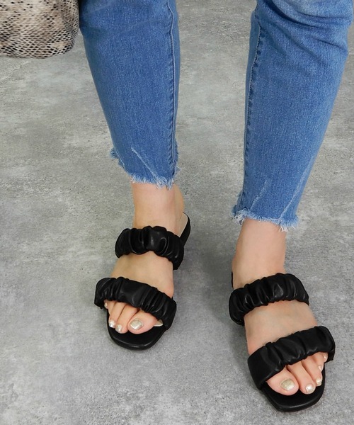 alala（アララ）の「ダブルギャザーベルトのスクエアフラットサンダル　◇（サンダル・レディース・ホワイト/ブラック/ベージュ/グリーン・S/M/L/LL）」の19枚目の写真